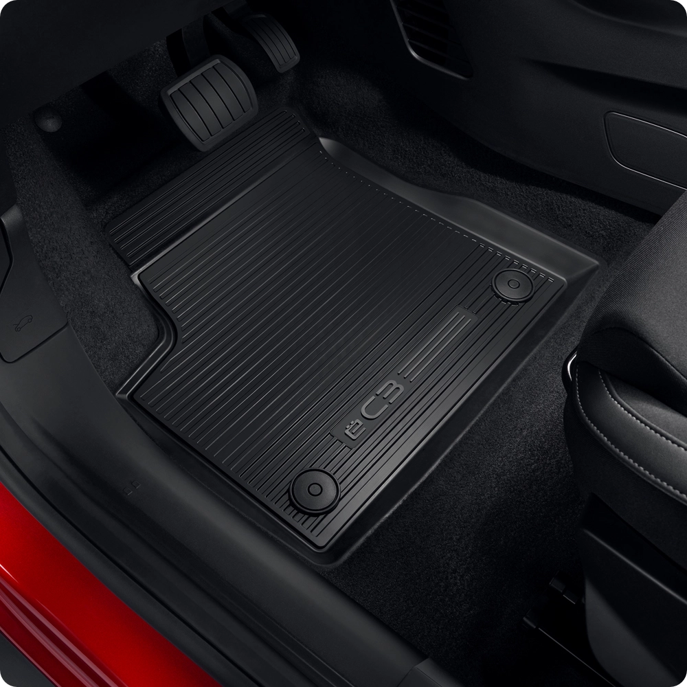 Close-up van een all-weather mat in het interieur van de Citroën ë-C3 Van, met nadruk op duurzame bescherming en eenvoudig onderhoud.