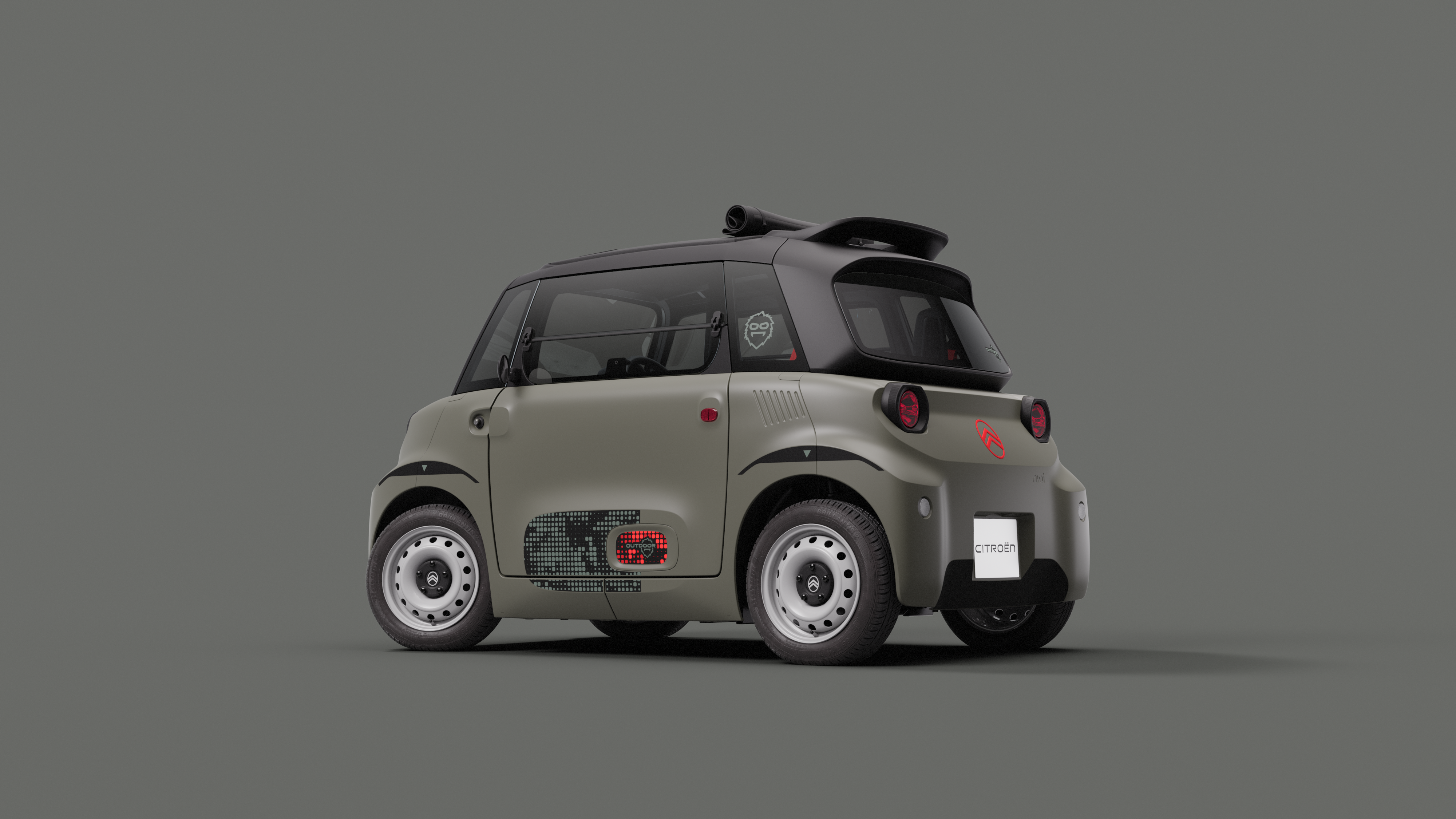 Zijaanzicht van de Citroën ami Outdoor met open dak en speciale stickers: een wendbare elektrische stadsauto voor dagelijks gebruik