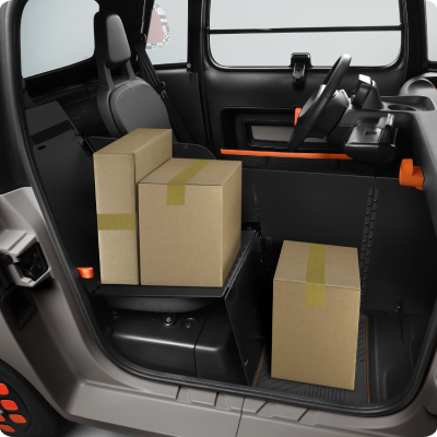 Interieur van de Ami met praktische laadruimte – perfect voor compacte bezorgingen in de stad.