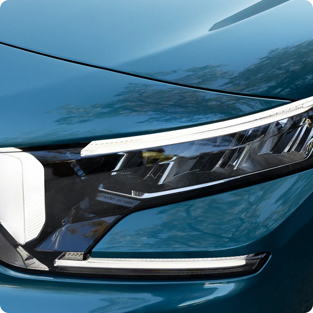 Detailaanzicht voorzijde van de ë-Berlingo met modern en assertief design, veiligheid, kwaliteit en een eigentijds karakter.