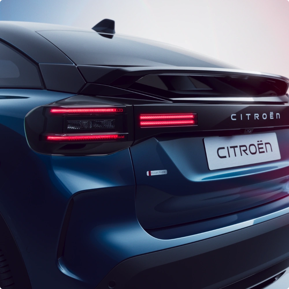 Detailaanzicht van de achterzijde van de Citroën C4 Hybrid, met efficiëntie, technologie, design en comfort voor een premium en slimme stedelijke mobiliteitservaring.