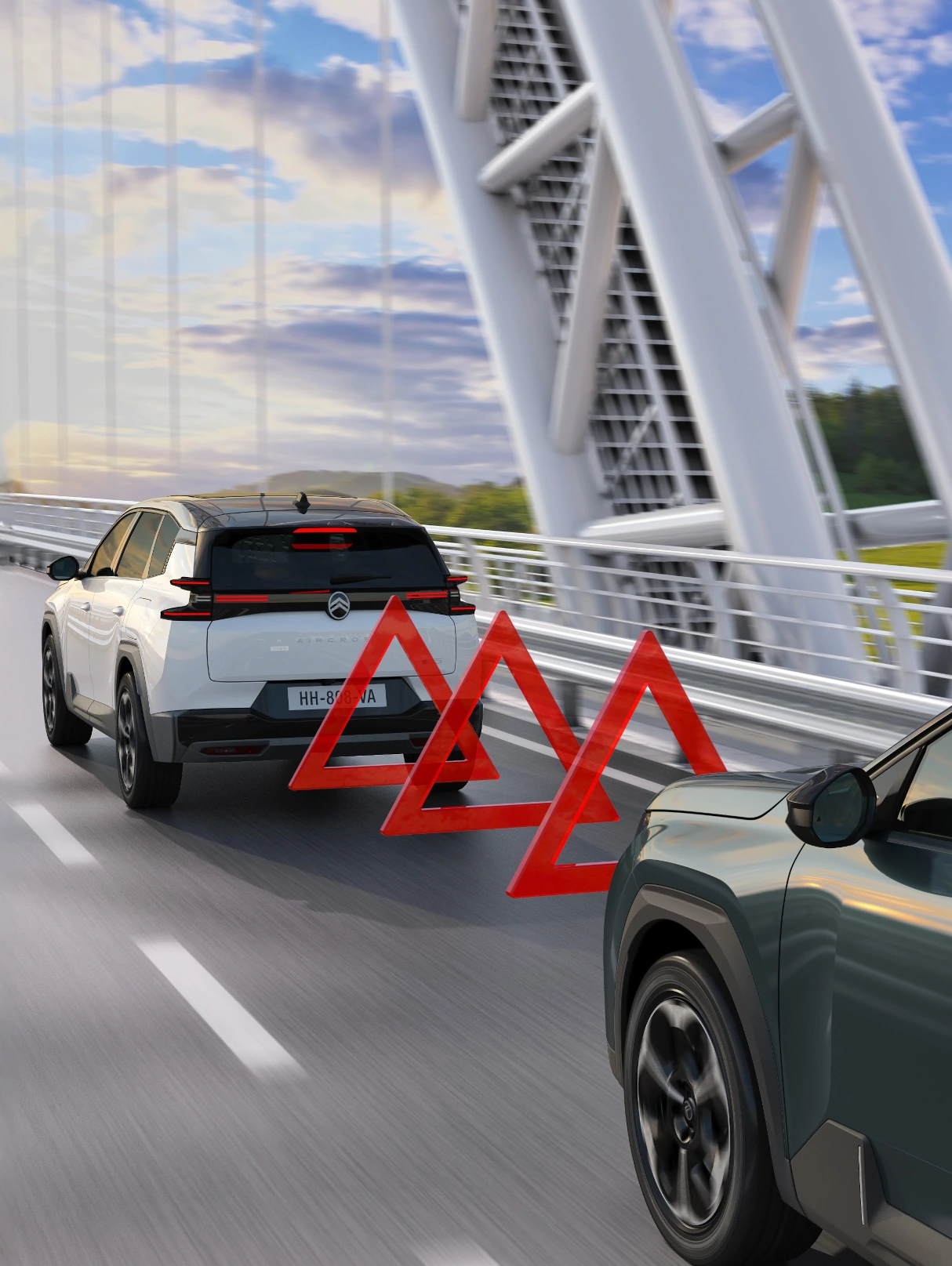 Driekwart achteraanzicht van de C5 Aircross met Active Safety Brake voor meer veiligheid, zicht, technologie en zelfverzekerde botsvermijding.