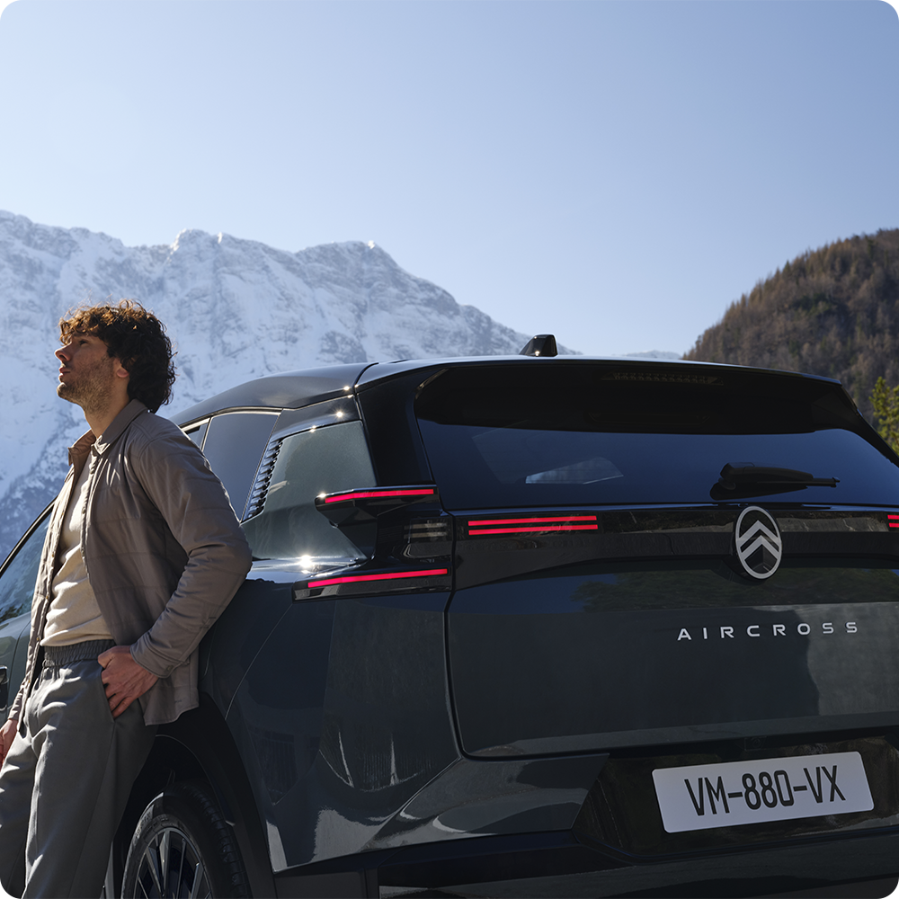 Achteraanzicht van de ë‑C5 Aircross met groter rijbereik, efficiëntie, veiligheid en zelfverzekerde vrijheid voor lange afstanden.