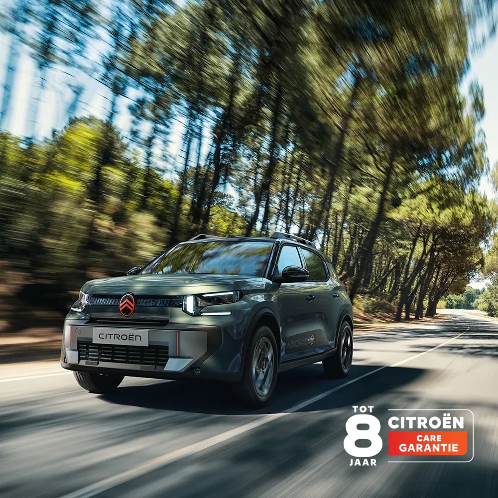 Het 3/4-vooraanzicht van de Citroën C3 Aircross Outdoor toont een ruime, veelzijdige en comfortabele SUV met een innovatief ontwerp, ideaal voor gezinsuitstapjes